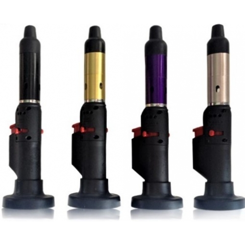 Pipe with integrated lighter